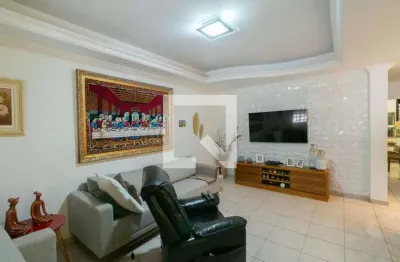 Casa para Venda - Planalto, 3 Quartos,  320 m² - Belo Horizonte