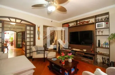 Casa com 3 quartos à venda na Rua Ministro Sinésio Rocha, Sumaré, São Paulo