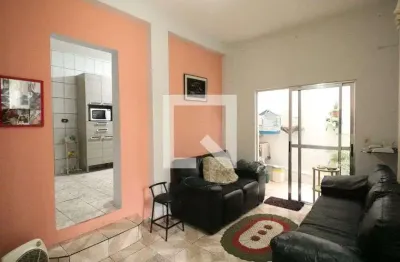 Casa com 2 quartos à venda na Rua Gaivota, Campanário, Diadema