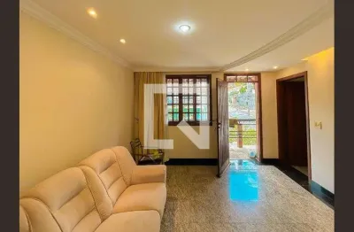 Casa para Venda - Heliópolis, 4 Quartos,  300 m² - Belo Horizonte