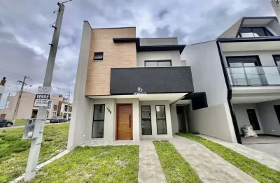 Sobrado com 03 quartos e suíte em condomínio fechado!