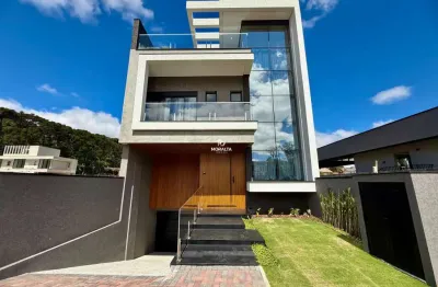 Lançamento de triplex  no aristocrata em condominio fechado
