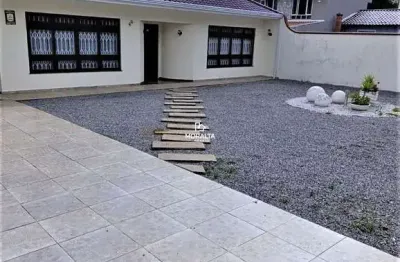 Casa 04 quartos, sendo 01 suíte com edícula e espaoço quintal no bom jesus
