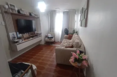 Imóvel amplo com 2 casas independentes com 3 pavimentos com 250m². perfeita para morar, investir ou gerar renda!