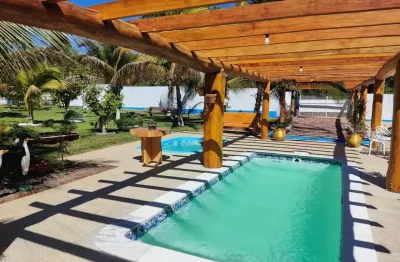 Seu refúgio perfeito! chára com piscina - ideal para morar e relaxar