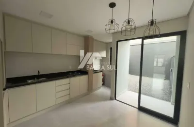 Sobrado geminado semi mobiliado com 02 quartos no estrada nova