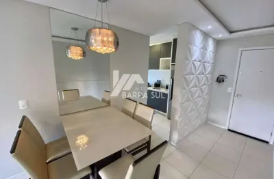 Apartamento semimobiliado com 02 quartos na barra do rio cerro