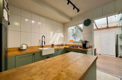 Sobrado geminado mobiliado com 02 quartos na ilha da figueira