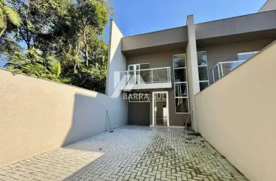 Sobrado geminado com 01 suíte + 01 quarto no bairro ilha da figueira