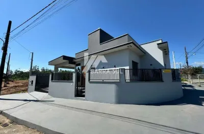 Casa geminada de esquina com 03 quartos no bairro nereu ramos