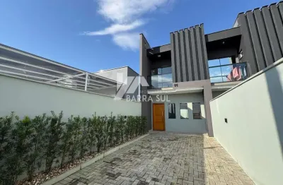 Sobrado geminado com piscina e 02 suítes no bairro três rios do norte