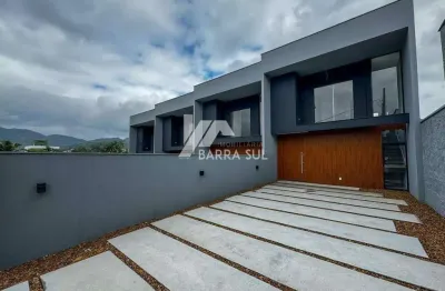 Sobrado geminado alto padrão com 01 suíte + 02 demi suíte no bairro rau