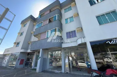 Apartamento com suíte mais dois quartos, sacada com churrasqueira na barra do rio cerro