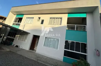 Apartamento com dois quartos e churrasqueira na sacada em nereu ramos