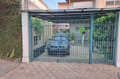 Linda casa de 215m2 na aclimação, vista para o parque, 3 quartos, 4 salas conceito aberto, 2 vagas na garagem + 1 para moto.