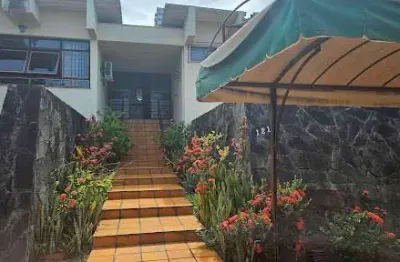 Casa com 4 dormitórios à venda, 256 m² por r$ 1.100.000,00 - centro - londrina/pr