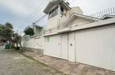 Casa com 3 quartos à venda na Rua Cruz e Souza, 432, Petrópolis, Caxias do Sul