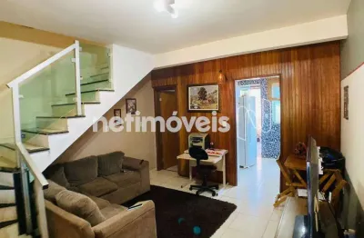 Casa geminada com entrada individual e lote amplo, aceita financiamento