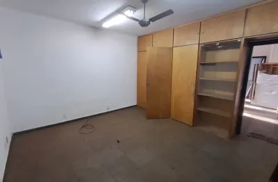 Excelente sala espaçosa / próximo a comércios diversos / bcos / correio / no conjunto comercial hermes baldussi