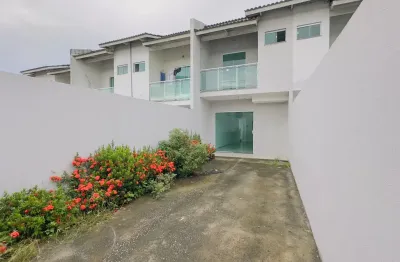 Casa com 3 quartos 2 suites em condominio fechado na maraponga pronta pra morar!!