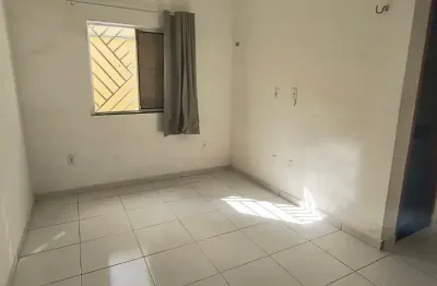 Repasse de casa com 2 quartos 2 banheiros no bairro gererau em itaitnga