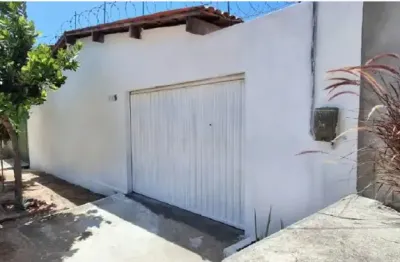 Casa à venda na Rua Professor Adroaldo Teixeira Castelo, 329, Manoel Dias Branco, Fortaleza