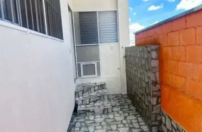 Casa para Locação em Jundiaí, Vila Graff, 2 dormitórios, 1 banheiro