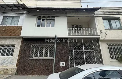 Casa disponivel para venda. . Ideal tanto para residencial quanto comercial.