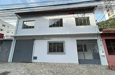 Casa com 3 quartos para alugar no Santa Helena, Juiz de Fora 
