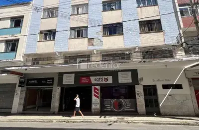 Apartamento com 3 quartos para alugar na Rua Barbosa Lima, Centro, Juiz de Fora