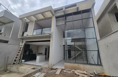 Casa de alto padrão em condomínio exclusivo - valor referente a obra terminada