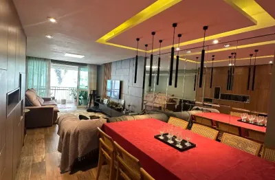 More em um dos pontos mais desejados do leblon. em um condomínio com infraestrutura completa,a poucos passos da praia e rodeado dos melhores comércios,ideal para quem busca qualidade de vida.