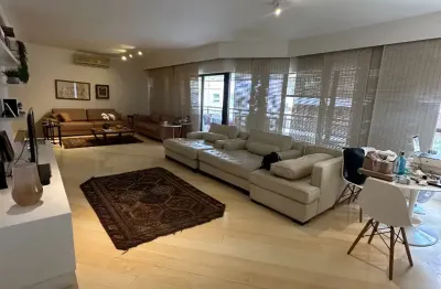 Vendo lindo apartamento no alto leblon. apenas 10 minutos da praia , em uma rua com total segurança. grande oportunidade.