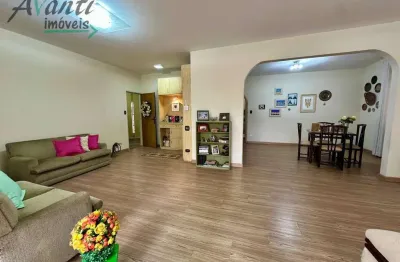 Apartamento com 4 dormitórios – 212m² na quadra da praia, na aparecida!