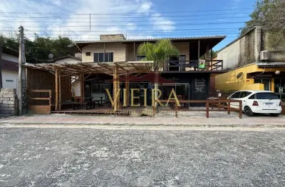 Prédio residencial/comercial à venda na praia da ferrugem, a poucos passos da praia!