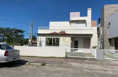 Sobrado padrão com 3 suítes em areias de palhocinha, garopaba/sc