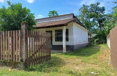 Casa de 02 quartos no bracuí  próximoa ao condomínio bracuí na rio santos angra dos reis rj