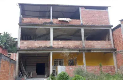 Prédio inacabado sendo, térreo e mais 02 pavimentos com uma casa já pronta, em angra dos reis r j.