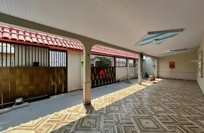 Casa no bairro japiim venda ou locação 2 suítes com piscina e churrasqueira