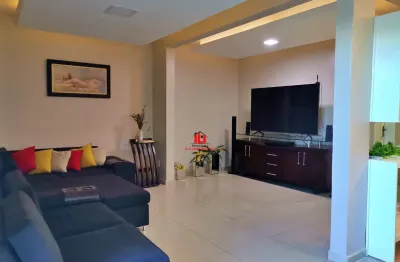 Casa no dom pedro 5 suítes piscina edícula  dom pedro próximo a praça de alimmentação