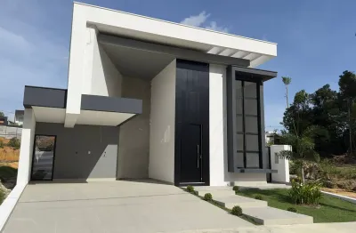 Alphaville 4 térrea com 3 suítes piscina espaço gourmet climatizada!