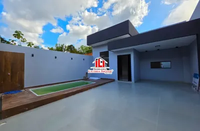 Casa térrea com suíte closet sala com pé direito alto e piscina