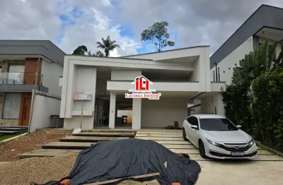 Casa Térrea com 3 suítes na Laje + cobertura 204m² Construído