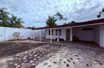 Casa com 3 quartos para alugar na Rua Doutora Yamile Nogueira, 2, Parque 10 de Novembro, Manaus