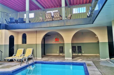 Casa no Dom Pedro 5 suítes piscina edícula  Dom Pedro Próximo a praça de alimentação