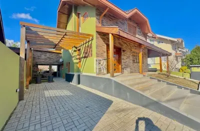 Casa em condomínio fechado com 4 quartos à venda no alto do capivari, campos do jordão  por r$ 1.349.000