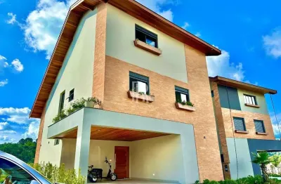 Casa em condomínio fechado com 4 quartos à venda no jardim atalaia, campos do jordão  por r$ 2.500.000