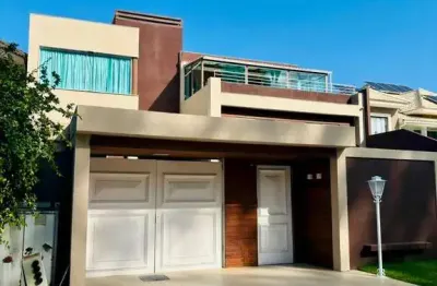 Casa com 6 suítes amplas, totalmente mobiliada, porteira fechada na barra da tijuca no rio de janeiro