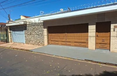 Casa, três quartos, sendo uma suíte. próxima a faculdade usp - ribeirão