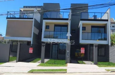 Triplex em condomínio com três  quartos, e uma suíte! pronto pra morar, de frente pra rua
